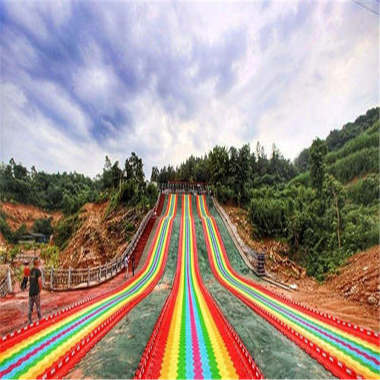 滨州彩虹滑道项目
